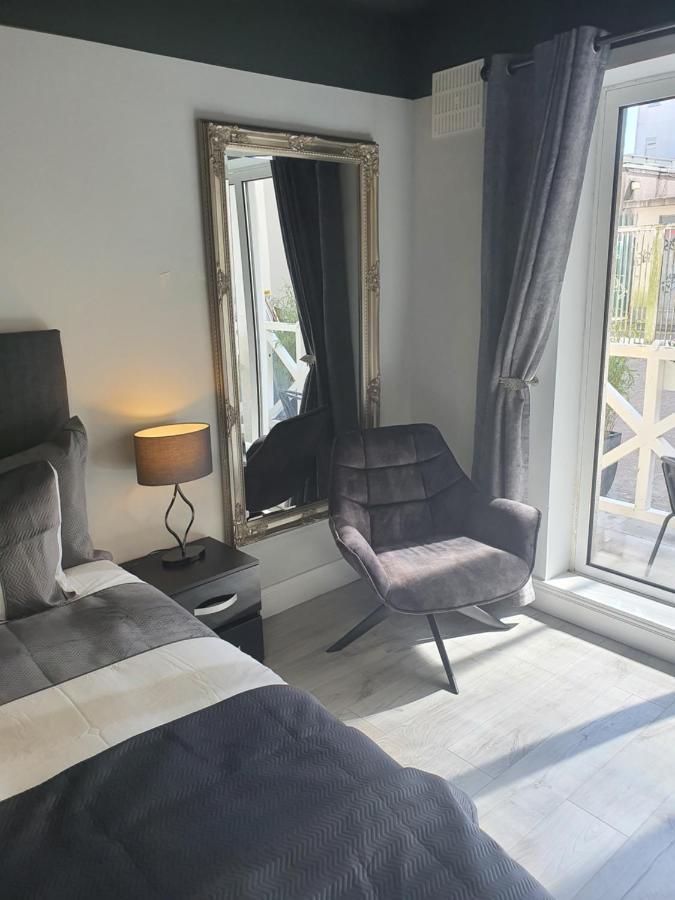 River View Apartment Suite Cork Exteriör bild