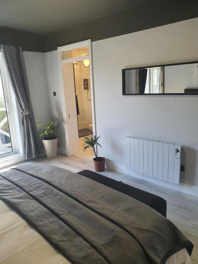 River View Apartment Suite Cork Exteriör bild
