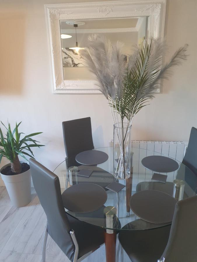 River View Apartment Suite Cork Exteriör bild