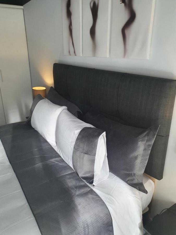 River View Apartment Suite Cork Exteriör bild