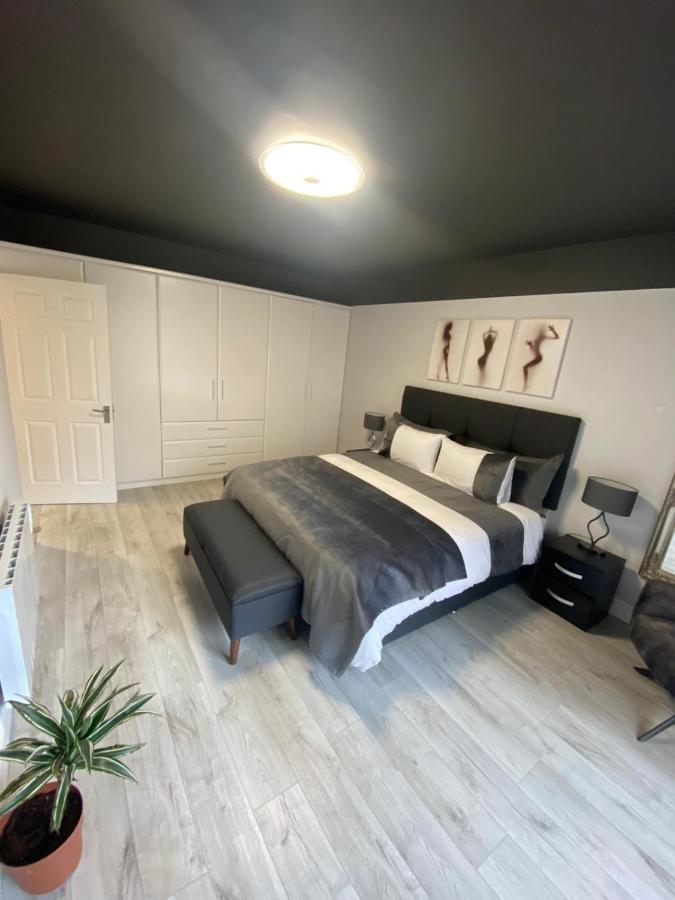 River View Apartment Suite Cork Exteriör bild